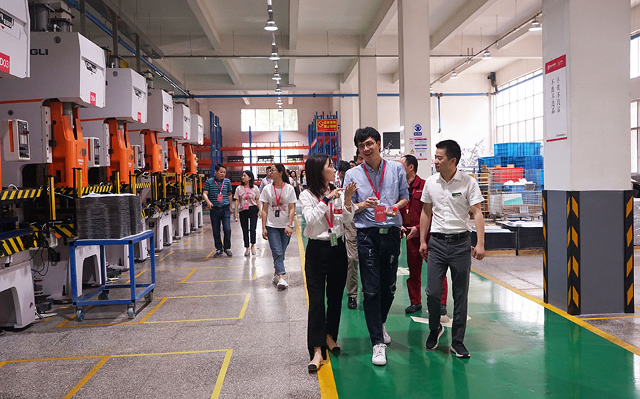 阿里巴巴集團廚房大家電負責人子謖一行到訪佳歌集團 &nbsp;參觀智慧工廠