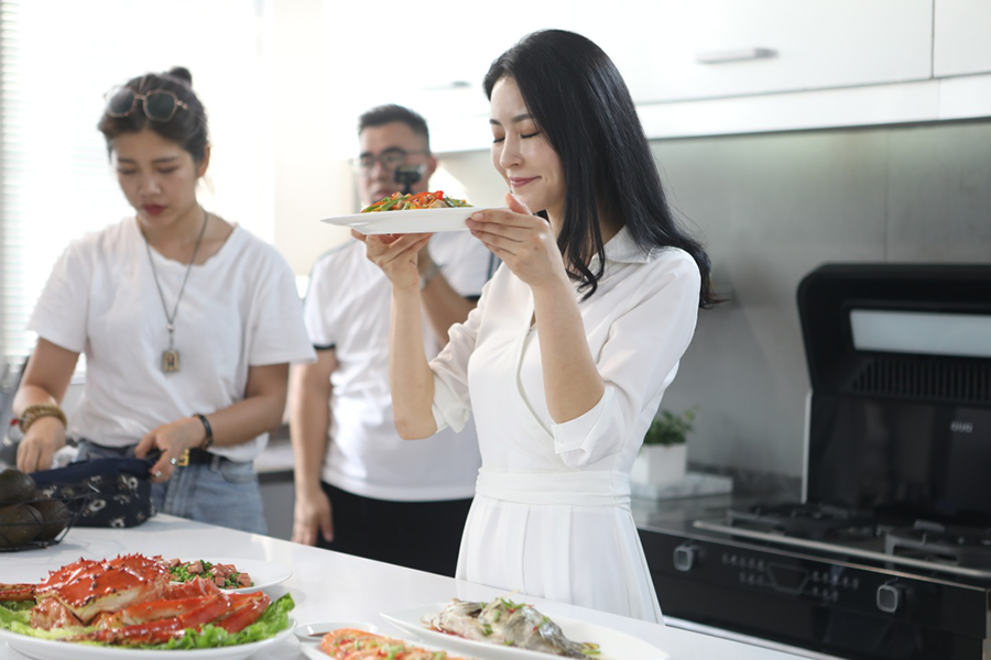 引爆新一輪傳播熱潮！佳歌集成灶廣告海陸空全方位包圍