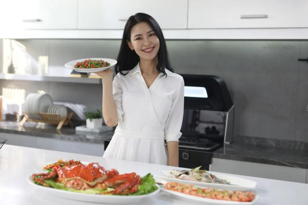 楊媽媽實力出圈，你認出她了嗎？