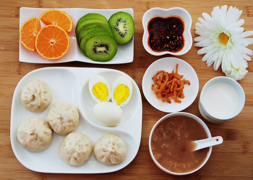 佳歌烹制的豐盛早餐，為你開啟美好一天！