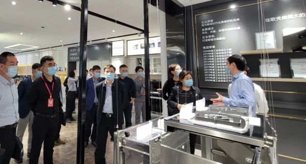 紹興市人大常委會(huì)黨組副書記邵全卯一行蒞臨佳歌參觀考察！