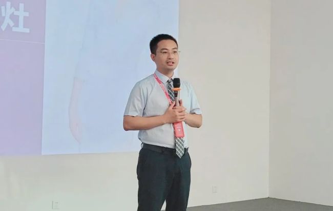 佳歌集成灶半年度營(yíng)銷總結(jié)會(huì)議暨全國(guó)招商峰會(huì)啟動(dòng)培訓(xùn)會(huì)順利召開！