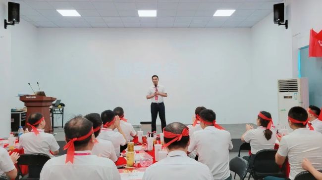 佳歌集成灶半年度營(yíng)銷總結(jié)會(huì)議暨全國(guó)招商峰會(huì)啟動(dòng)培訓(xùn)會(huì)順利召開！