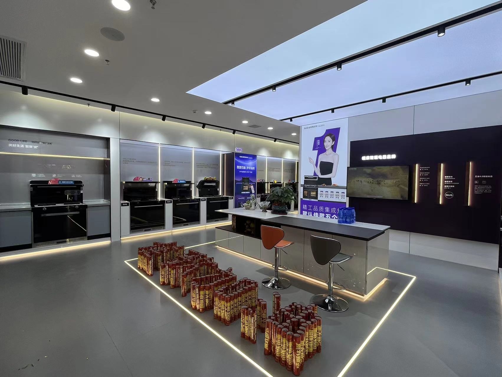 佳歌集團(tuán)總裁袁海濱一行走訪一線終端市場考察！