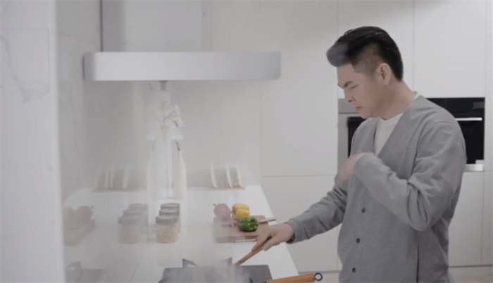 用佳歌集成灶，告別廚房油煙困擾！