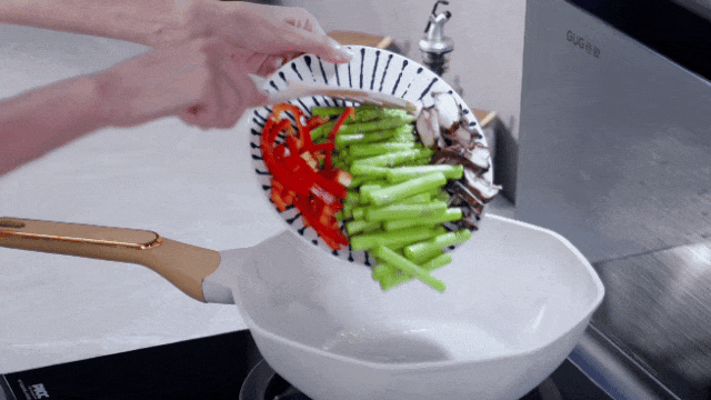 佳歌集成灶“好品質(zhì)，始終如一”的『斤斤計(jì)較』