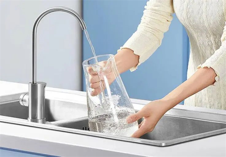 關(guān)注飲水安全，呵護(hù)家人健康！